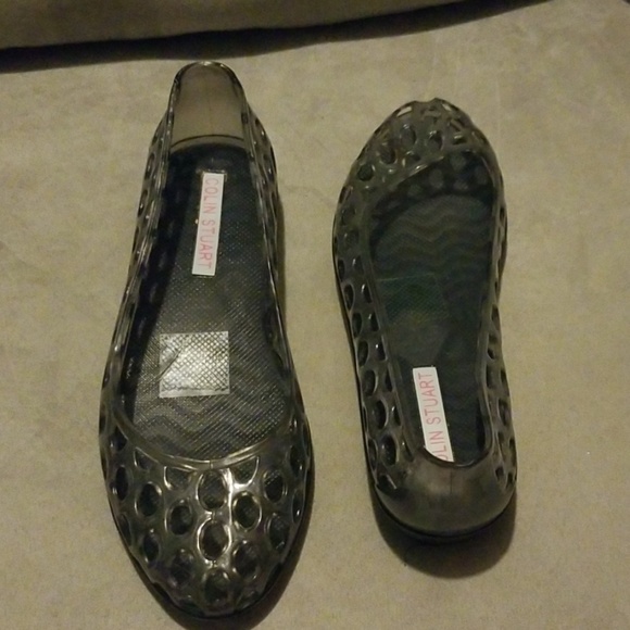 Shoes - Picture 2 of 5